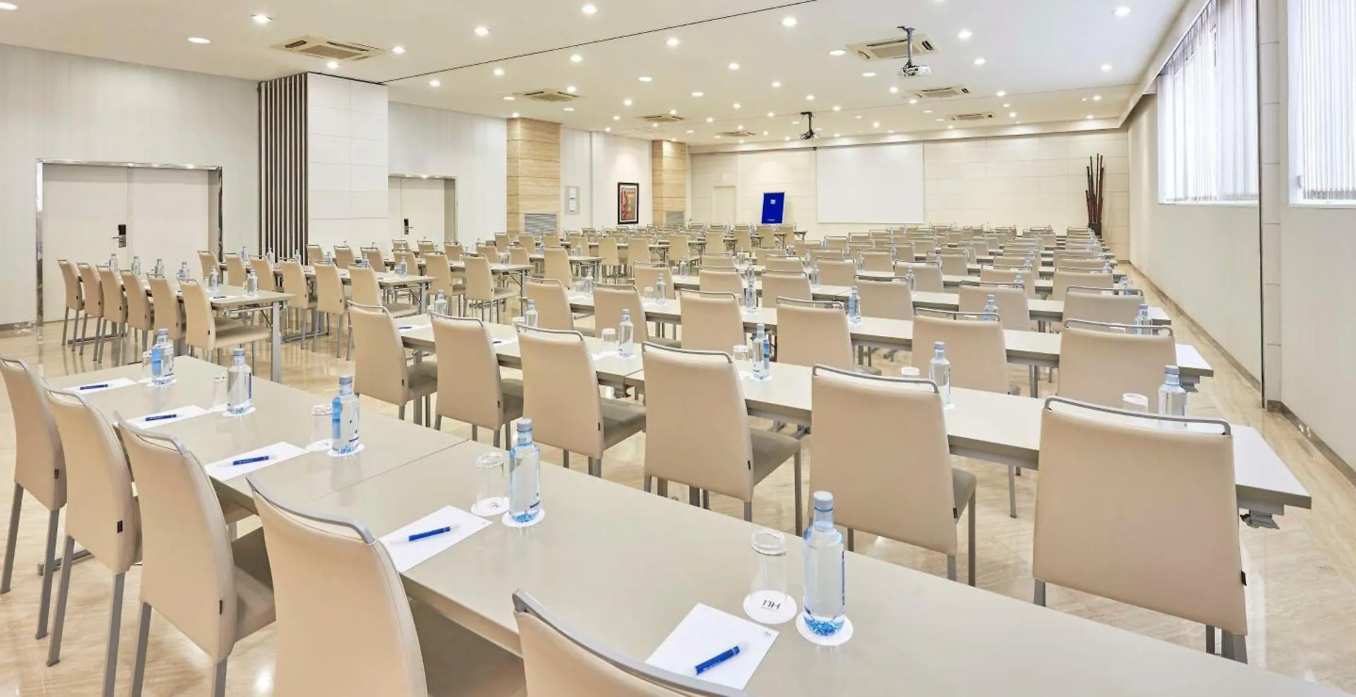 Nh Barcelona Stadium Hotel